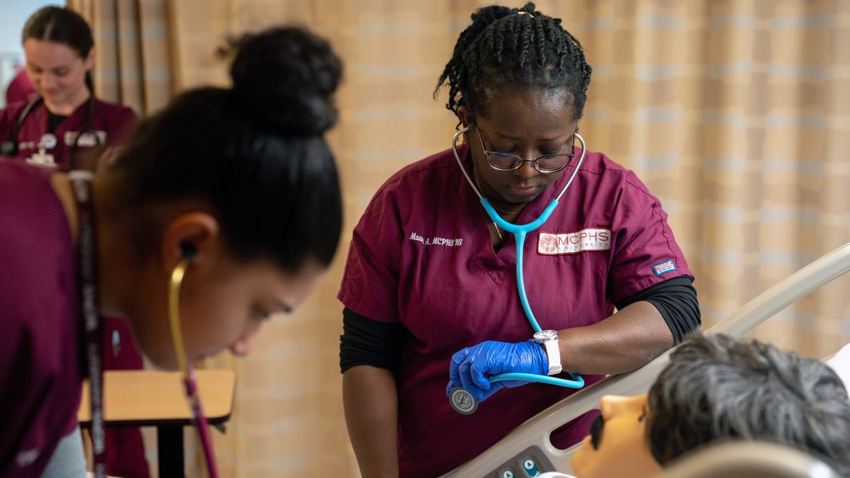 240412_MCPHS_Nursing_IanMac_679.jpg