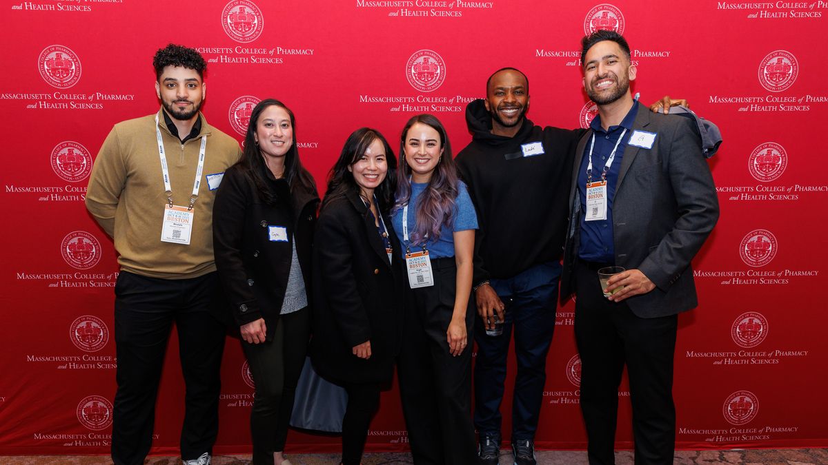 People at the AAO Alumni and Friends Reception.