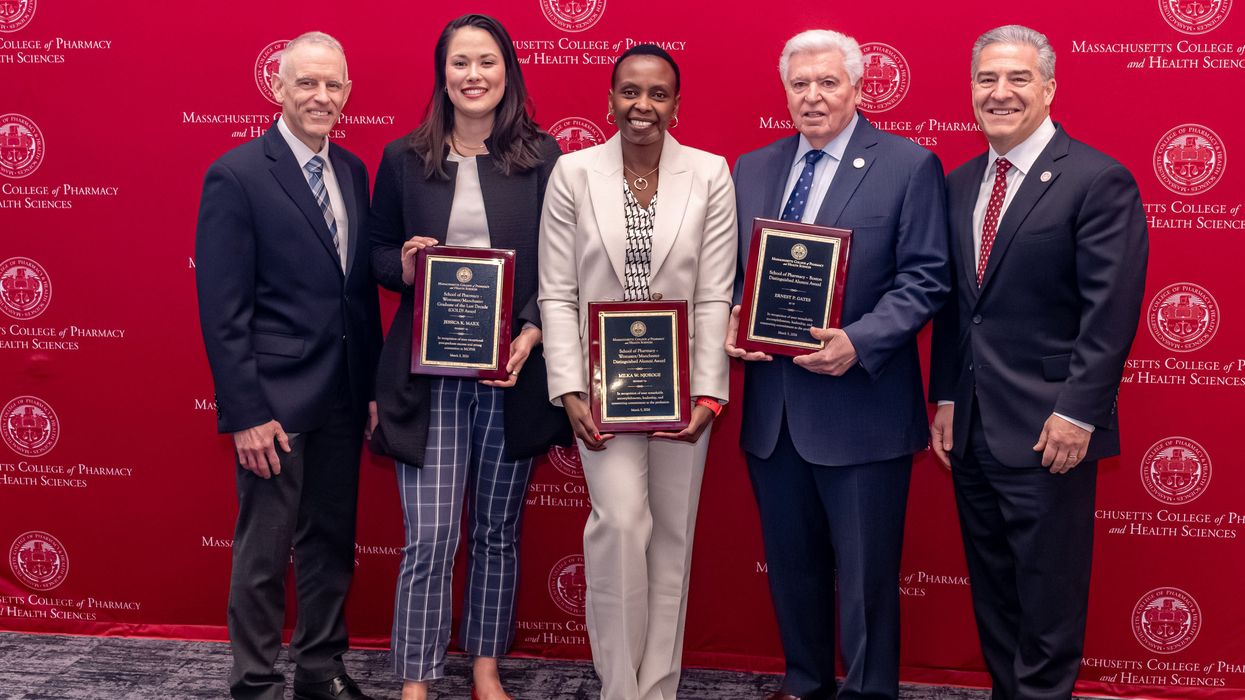 MCPHS Pharmacy Deans and Alumni holding awards at the 202 Reed confernce. 
