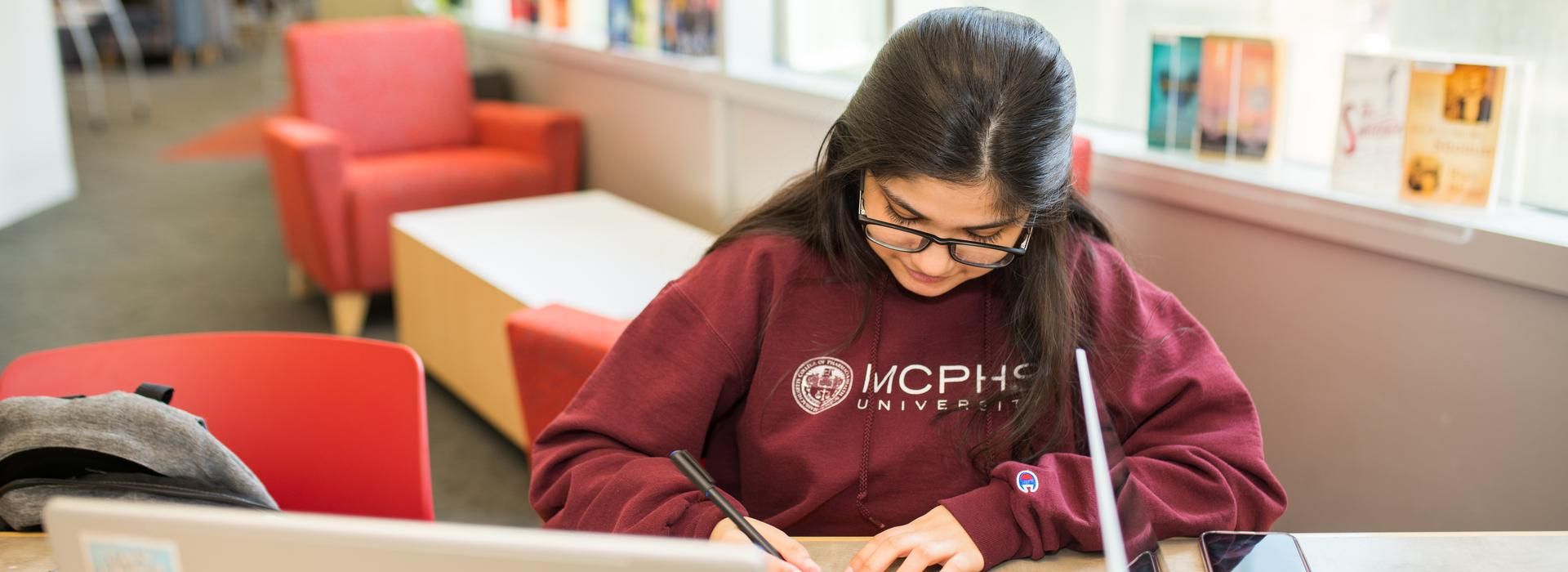 220420_MCPHS_StudentLife_IanMac_052.jpg