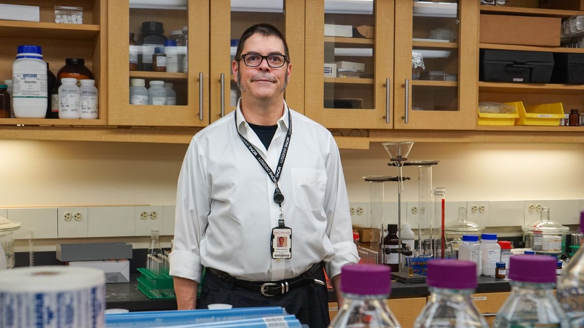  Matthew Metcalf, PharmD, PhD, in his lab on the MCPHS Worcester Campus.