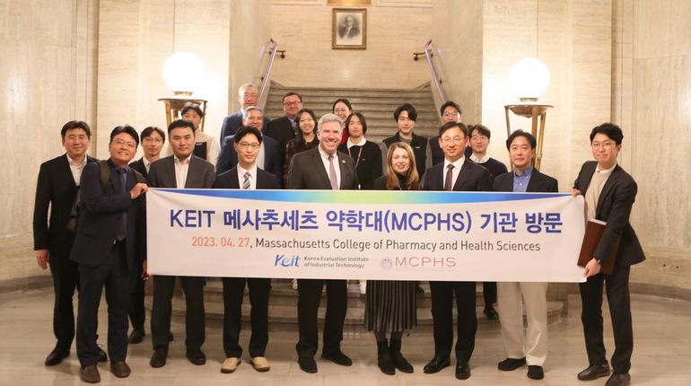 Members of the Korean Evaluation Institute of Industrial Technology and MCPHS Leadership