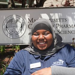 Headshot of MCPHS Student Orientation leader Wujuudat Balogun.