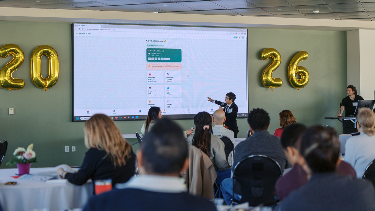 Hackathon in-article 2.jpg