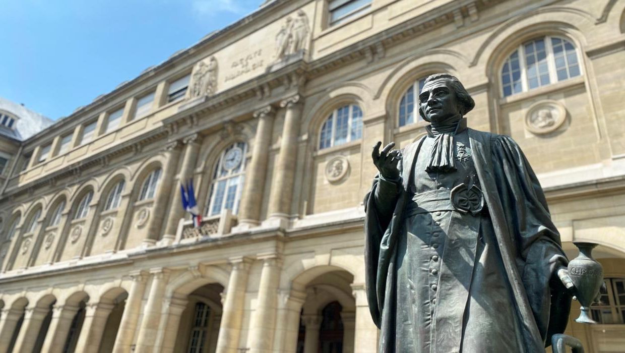A statue of 19th-century French pharmacist Louis Nicolas Vauquelin at the Université Paris Cité.