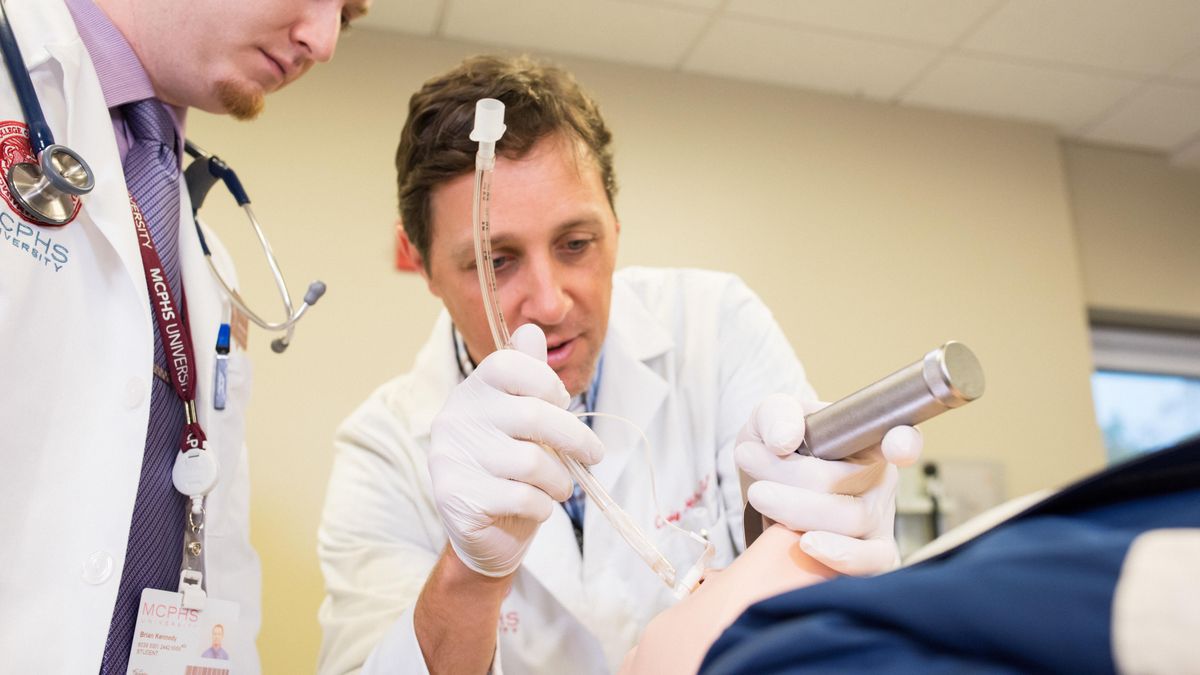 Physician Assistant Studies faculty and students in the PA Simulation lab.